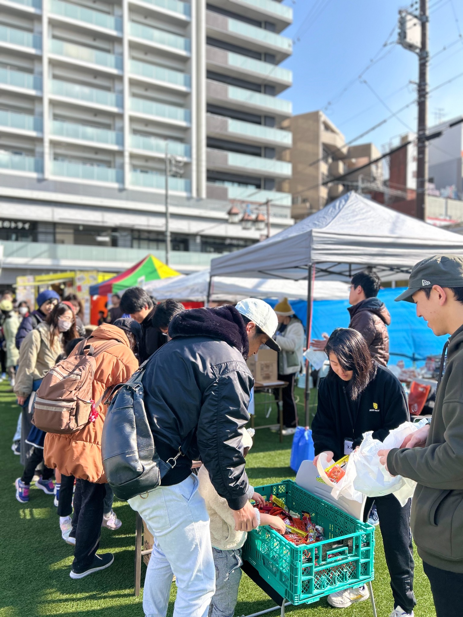 知立駅前で主催したマルシェの様子