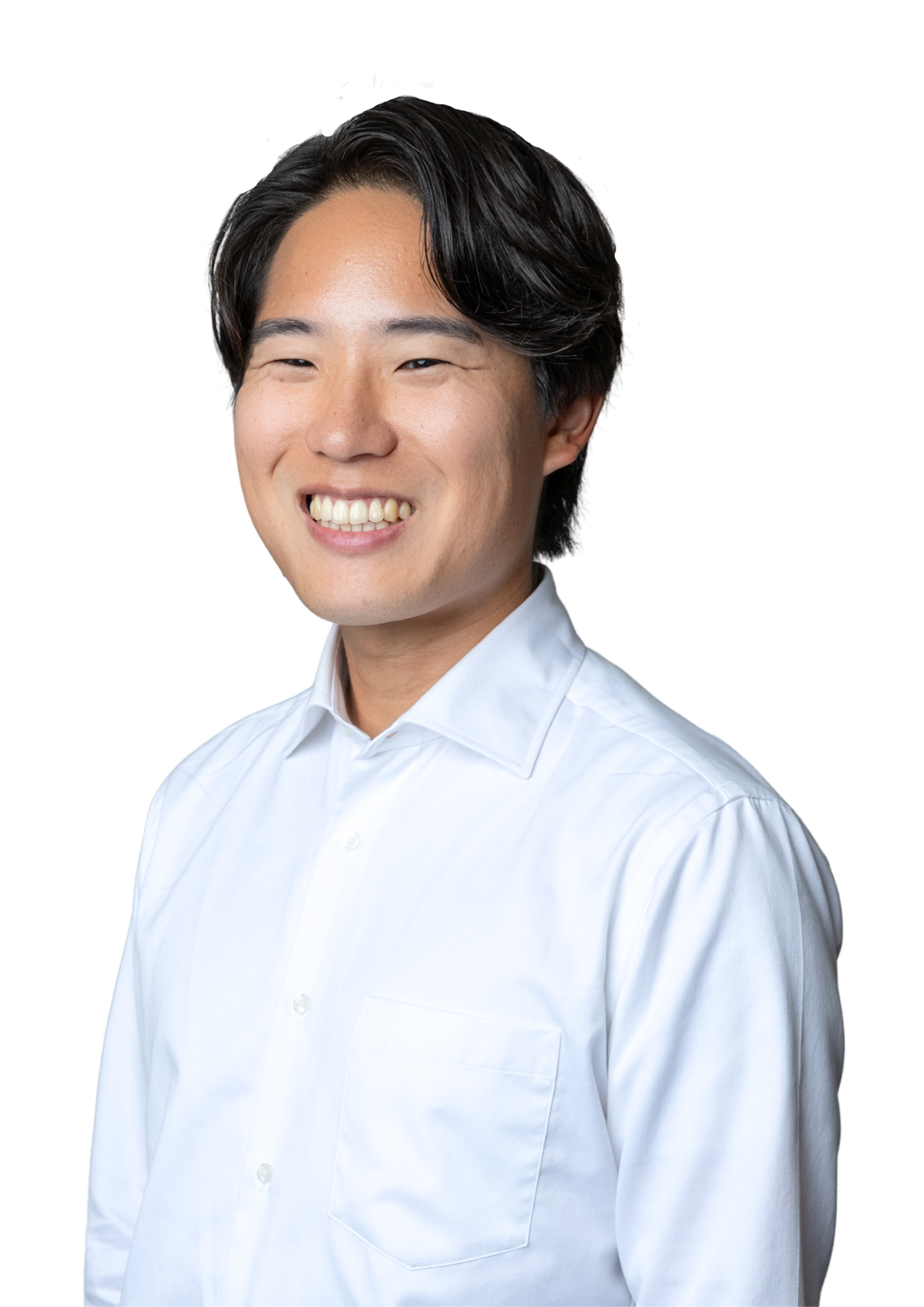 白いシャツを着た大崎あつし